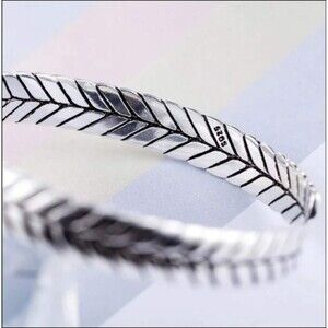 Unisex Herringbone Sterling Silver Bracelet | Handcrafted Elegance